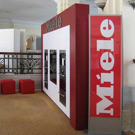 Messeaufsteller für Backöfen von Miele